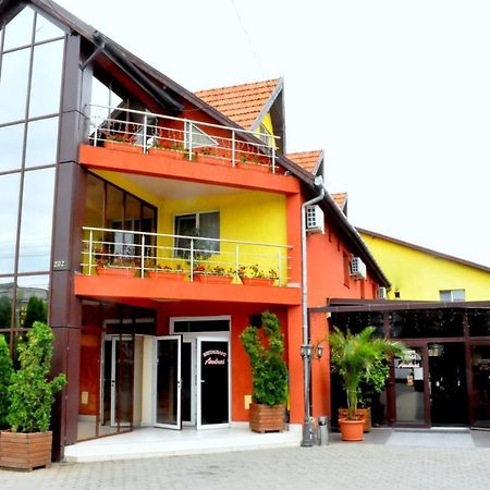 安德烈酒店 Cîmpia Turzii 外观 照片
