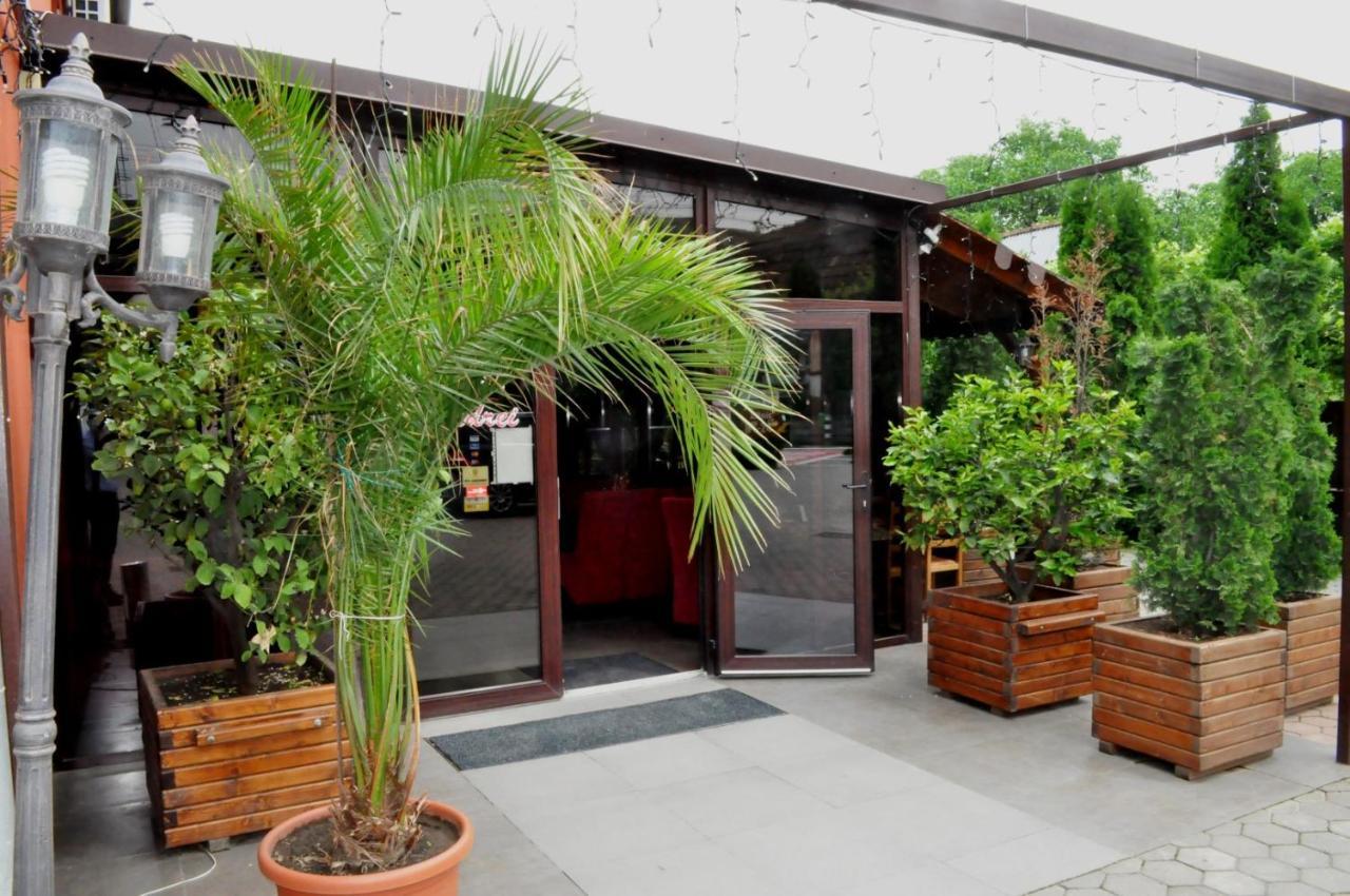 安德烈酒店 Cîmpia Turzii 外观 照片