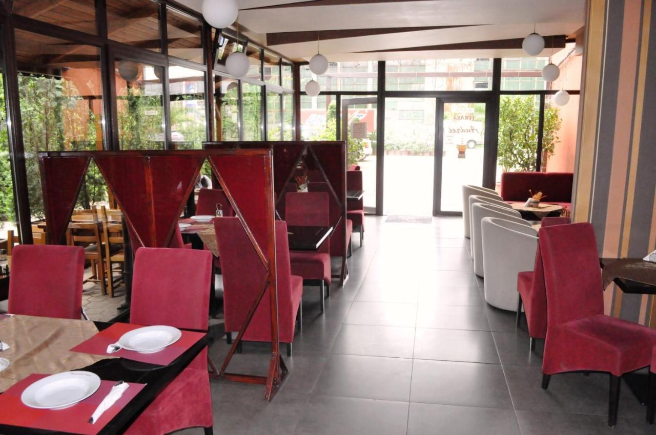 安德烈酒店 Cîmpia Turzii 外观 照片